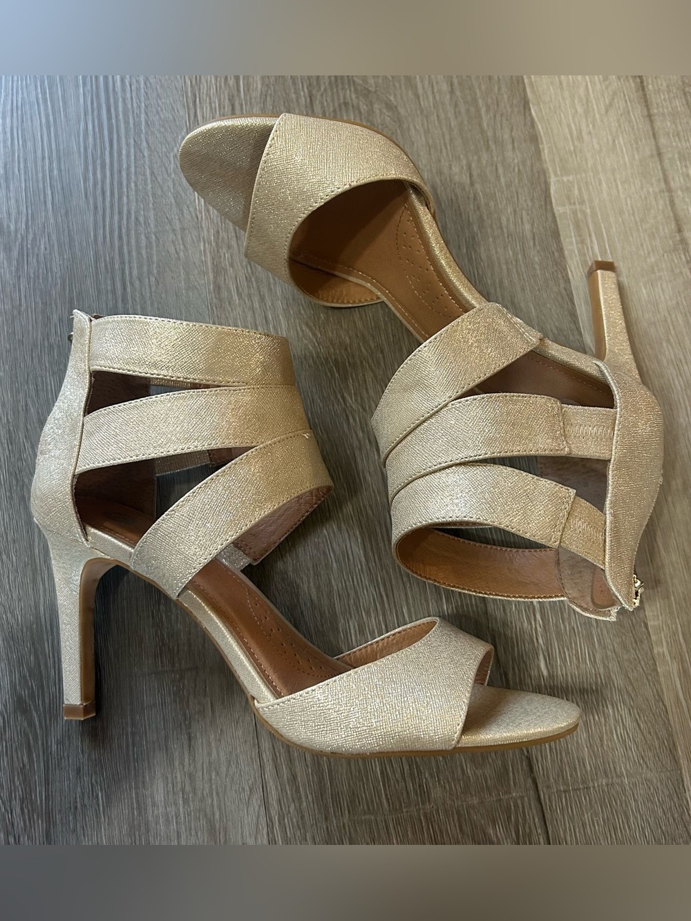 NWT Dress Barn Gold Shimmer Caged Strappy Stiletto Heels Zip Back